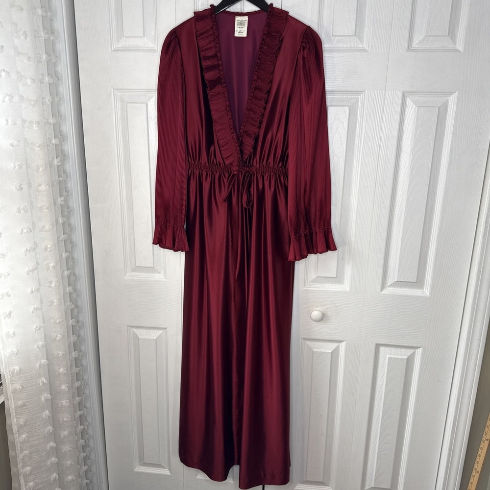 Vtg 70s Donna Richard Gilligan O Malley Robe M Liquid Satin Goth Dressing Gown